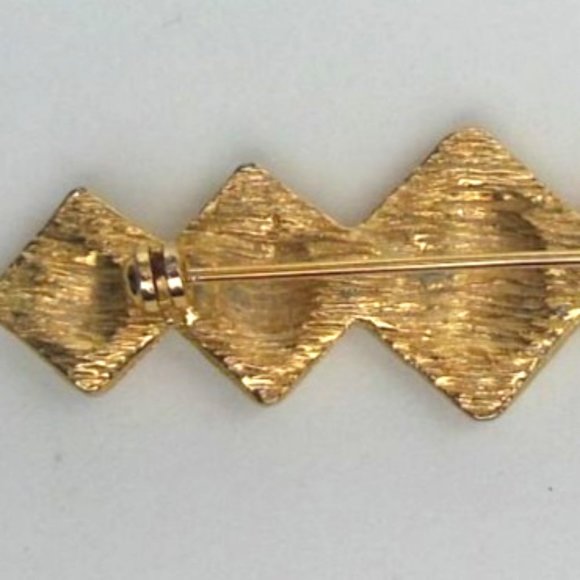 Cast Gold Tone Bar Brooch Overlapping Diamonds Textured Vintage - Picture 4 of 4